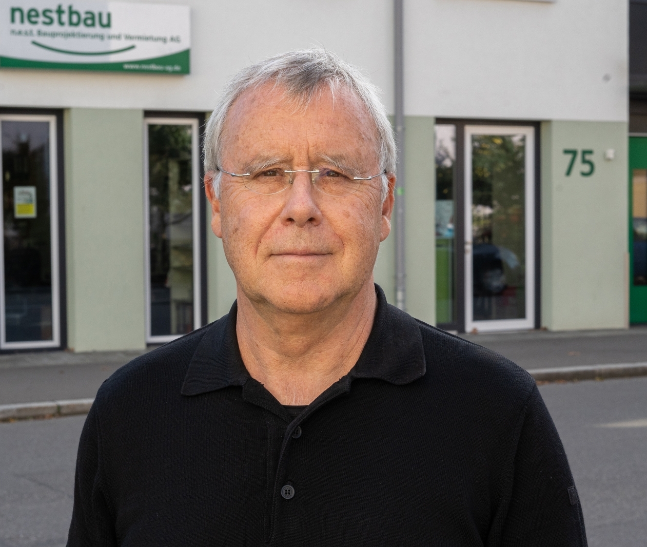 Ihr Gunnar Laufer-Stark nestbau-gunnar-laufer-stark-portrait-nestblick