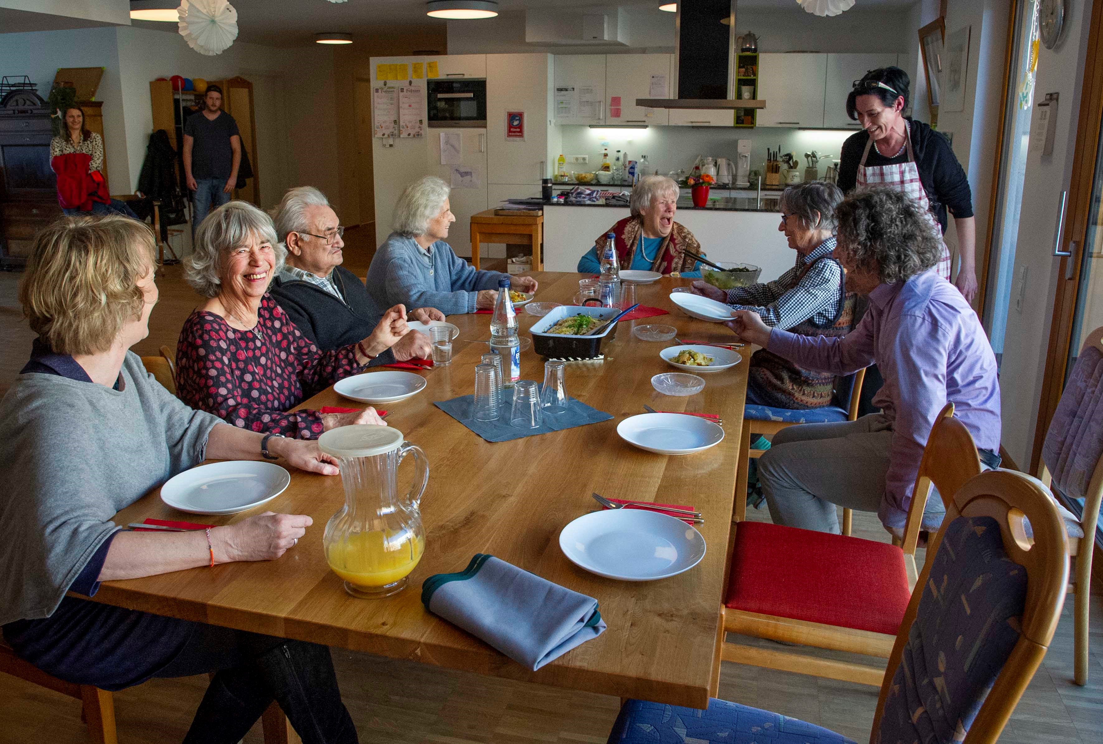 20200229_Eisenbahnstra%C3%9Fe%20mittlere%20Aufl%C3%B6sung_PflegeWG_G%C3%BCterbahnhof_DemenzWG